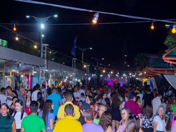 Prefeitura de Jaguaruana promove noite de abertura da 2ª Edição do Festival  de Arte, Cultura e Gastronomia Sertão Vivo!