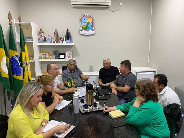 Prefeitura de Jaguaruana institui a primeira reunião da comissão de acompanhamento dos precatórios do FUNDEF!