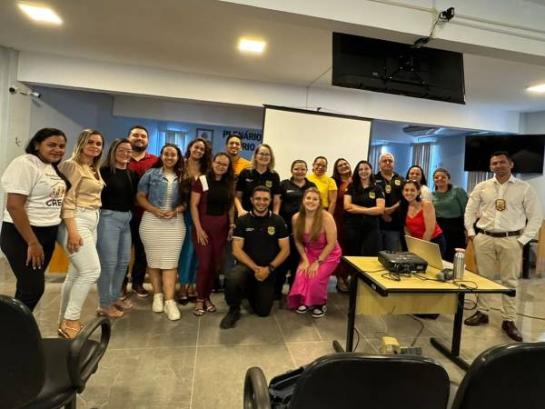 Equipe técnica da Secretaria de Assistência Social em parceria com a Delegacia de Polícia Civil participa de capacitação